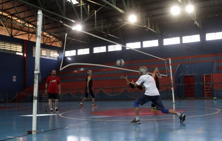 Rio Preto recebe Super Liga da Melhor Idade de vôlei adaptado